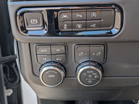 New 2026 GMC Yukon XL Elevation image 8