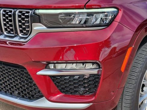 Certified 2025 Jeep Grand Cherokee Summit AWD/4WD image 8