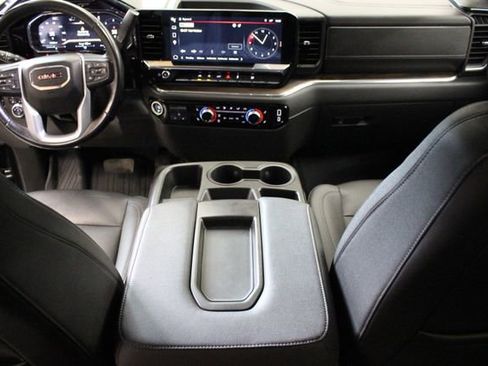 Used 2024 GMC Sierra 1500 SLT AWD/4WD image 12