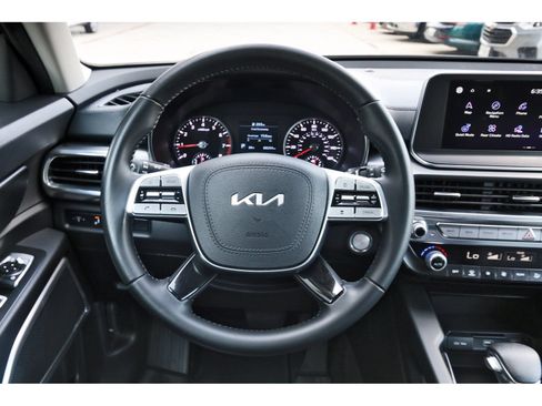 Used 2022 Kia Telluride LX AWD/4WD image 17