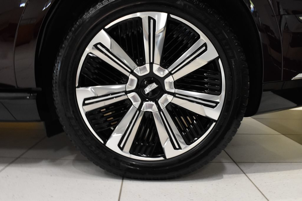 Used 2025 Cadillac Escalade IQ Luxury 2 w/ LPO, Premium Carpet Package AWD/4WD image 11