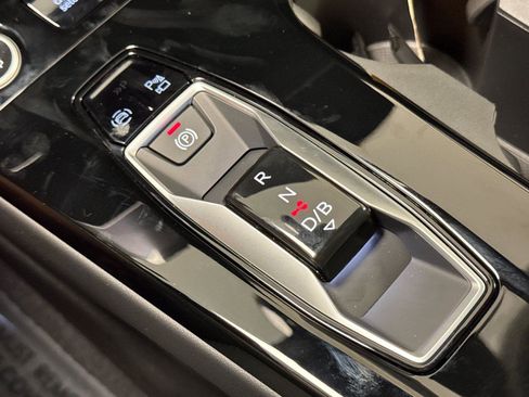 New 2025 Audi Q6 e-tron Premium Plus image 21