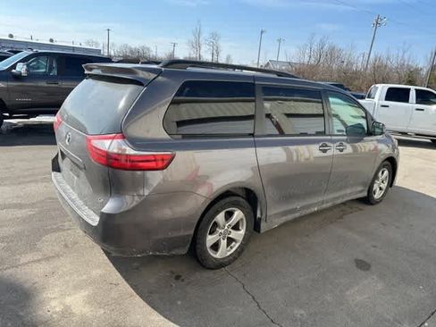 Used 2020 Toyota Sienna LE image 20