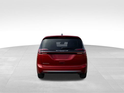 New 2027 Chrysler Pacifica Select FWD image 7