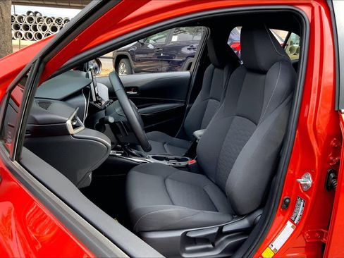 Used 2025 Toyota Corolla SE image 7