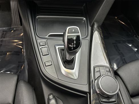 Used 2017 BMW 328d Sedan w/ M Sport Package image 23