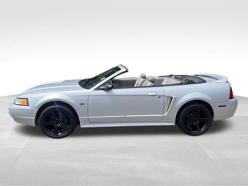 Used 2000 Ford Mustang GT RWD image 2
