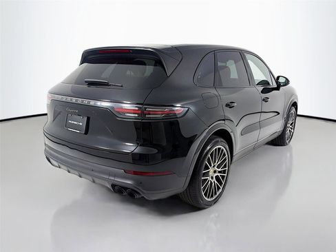 Used 2023 Porsche Cayenne Platinum Edition AWD/4WD image 26
