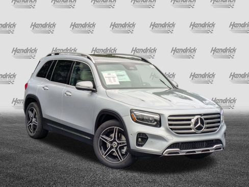Used 2026 Mercedes-Benz GLB 250 image 2