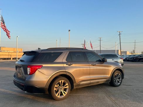 Used 2021 Ford Explorer XLT w/ Equipment Group 202A RWD image 22