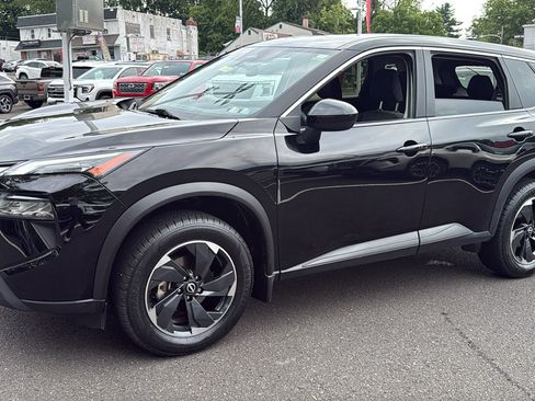 Certified 2024 Nissan Rogue SV AWD/4WD image 3