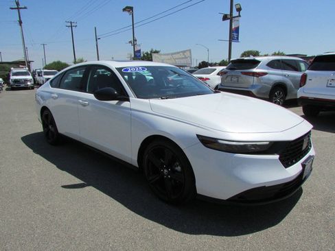 Used 2025 Honda Accord Sport image 2