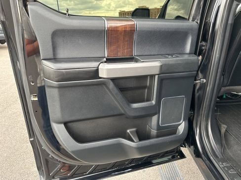 Used 2016 Ford F150 Platinum w/ Equipment Group 701A Luxury image 31