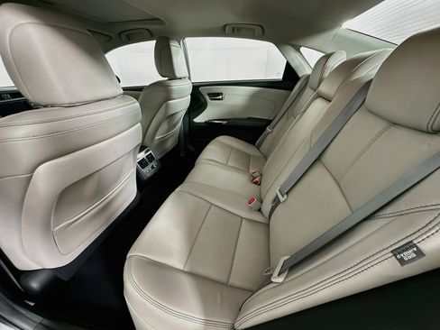 Used 2013 Toyota Avalon Limited w/ Technology Pkg FWD image 29