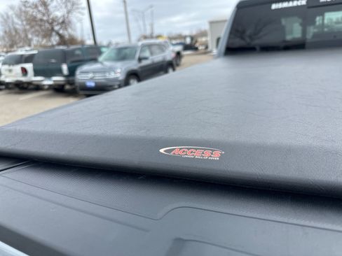 Used 2024 GMC Sierra 1500 AT4 w/ Technology Package image 31