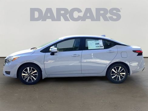 Used 2025 Nissan Versa SV w/ Trunk Package image 4