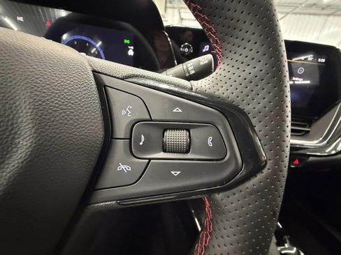 Used 2026 Chevrolet Trax RS w/ Sunroof Package image 18