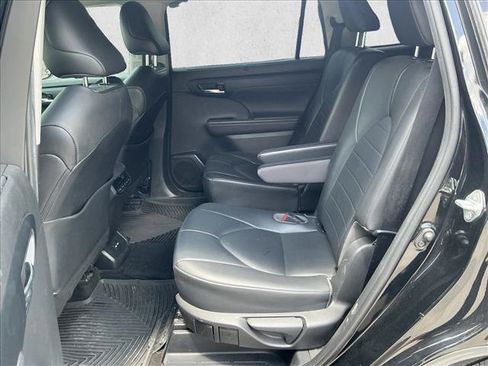 Used 2020 Toyota Highlander XLE FWD image 10