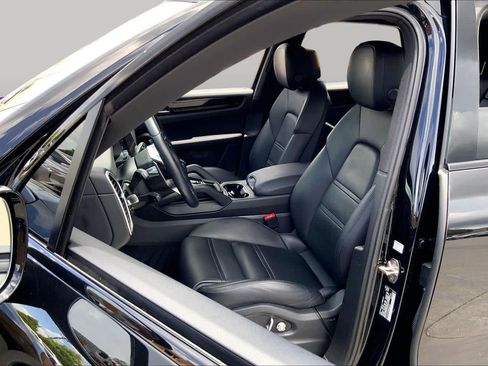 Used 2021 Porsche Cayenne AWD/4WD image 8