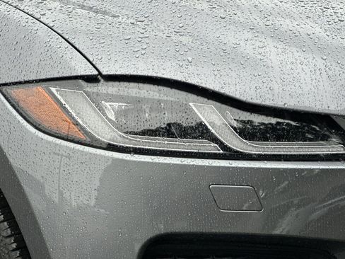 Used 2025 Jaguar F-PACE R-Dynamic S AWD/4WD image 9