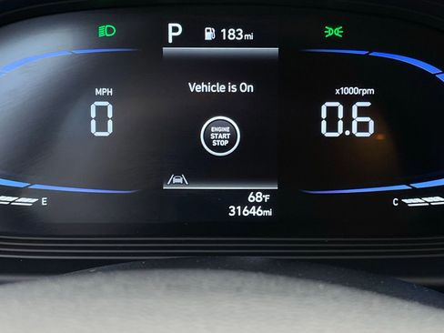 Used 2025 Hyundai Venue SEL image 15