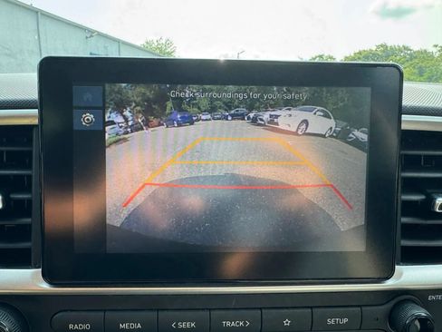 Used 2023 Hyundai Venue SEL w/ Cargo Package FWD image 18