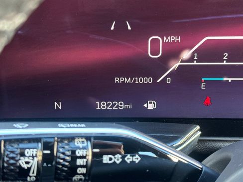 Certified 2025 Cadillac Escalade Sport w/ LPO, ONYX Package AWD/4WD image 40