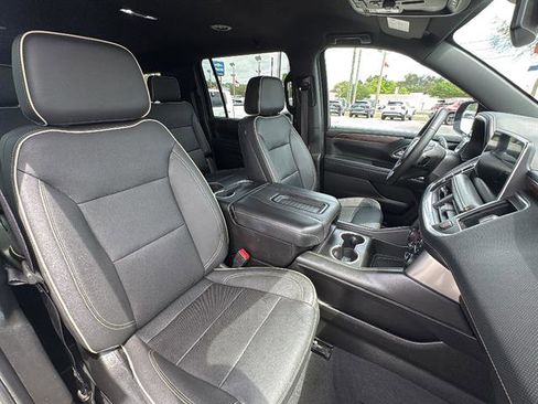 Used 2023 Chevrolet Suburban Premier image 9