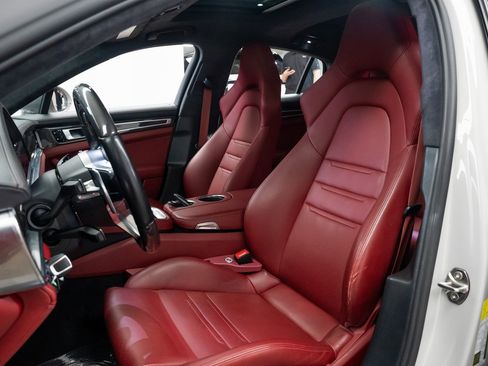 Used 2020 Porsche Panamera GTS image 19