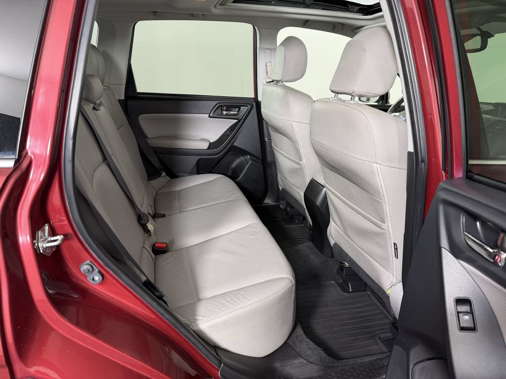 Used 2014 Subaru Forester 2.5i Limited AWD/4WD image 22