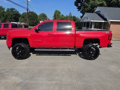 Used 2018 Chevrolet Silverado 1500 LT w/ All Star Edition AWD/4WD image 2