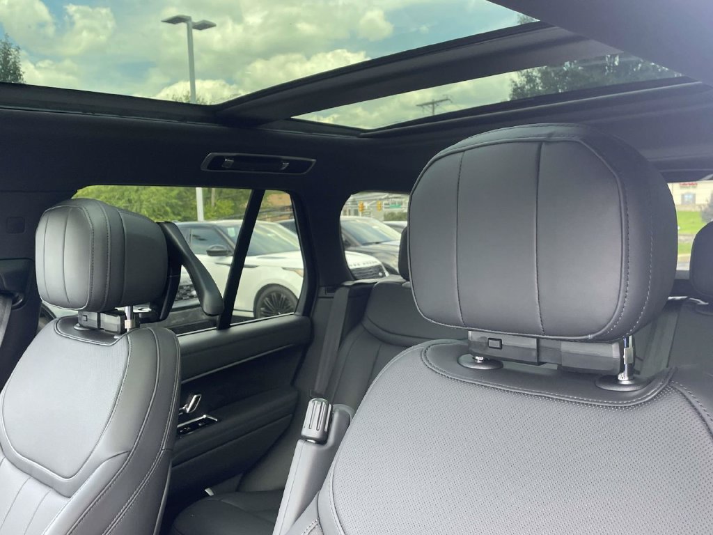 New 2026 Land Rover Range Rover SE AWD/4WD image 14