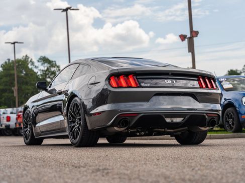 Used 2017 Ford Mustang GT w/ GT Performance Package RWD image 6