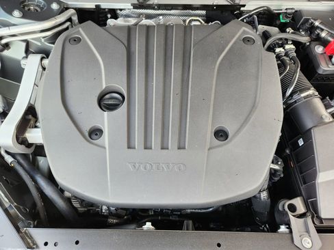 New 2026 Volvo XC60 B5 Plus w/ Protection Package Premier image 20