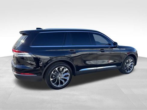 Used 2025 Lincoln Aviator AWD image 9