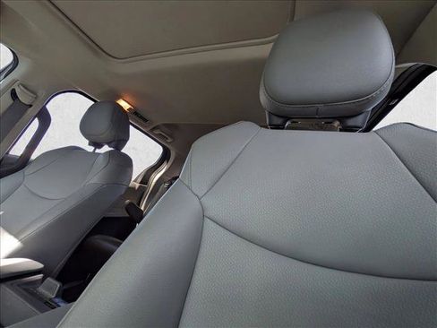 Used 2021 Toyota Sienna XLE image 16