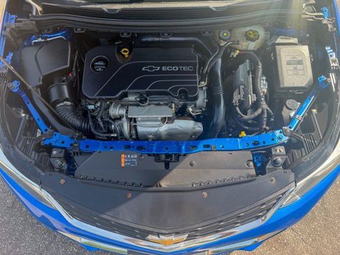 Used 2017 Chevrolet Cruze LT FWD image 24