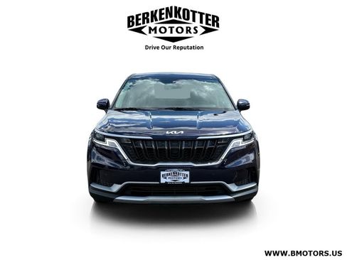 Used 2023 Kia Carnival LX FWD image 8