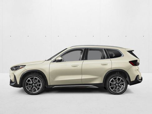 Used 2026 BMW X1 xDrive28i w/ Technology Package AWD/4WD image 3