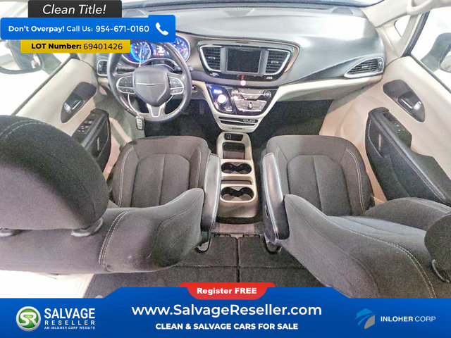 Used 2022 Chrysler Voyager LX FWD image 11