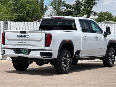 Used 2025 GMC Sierra 2500 Denali Ultimate AWD/4WD image 4