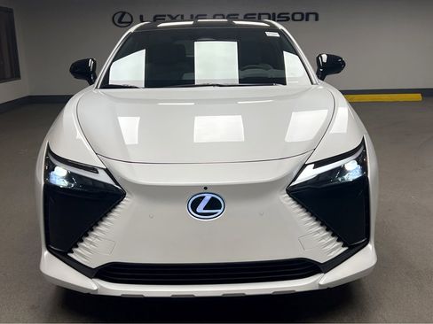 New 2026 Lexus RZ 450e AWD image 2