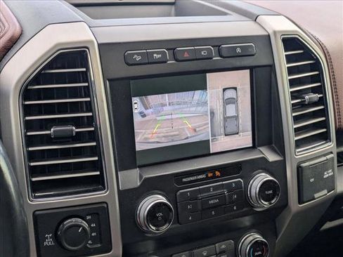 Used 2019 Ford F150 Platinum w/ Equipment Group 701A Luxury AWD/4WD image 12