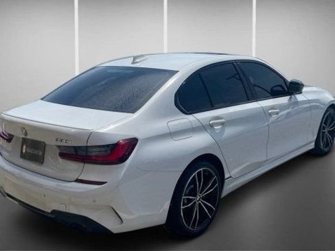 Used 2022 BMW 330i Sedan w/ M Sport Package RWD image 6