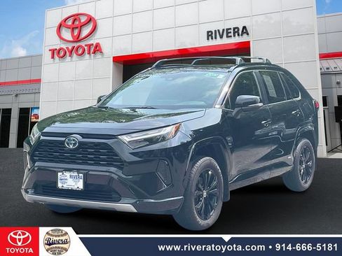 Used 2023 Toyota RAV4 SE w/ Convenience Package AWD/4WD image 4
