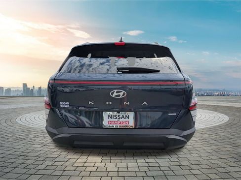 Used 2025 Hyundai Kona SEL AWD/4WD image 6