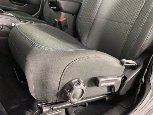 Used 2025 Jeep Wrangler Rubicon w/ Convenience Group image 17