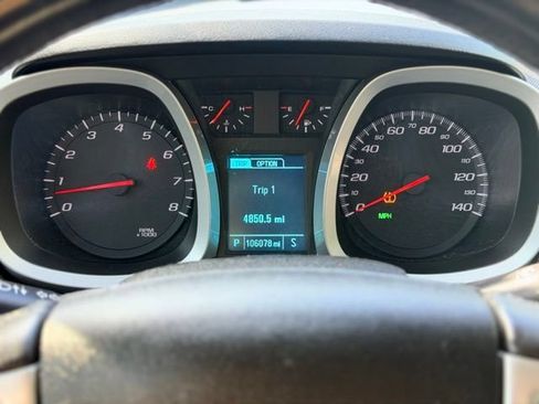Used 2017 Chevrolet Equinox LT AWD/4WD image 9