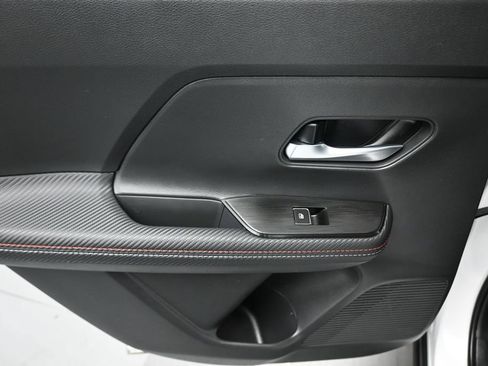 Used 2025 Nissan Kicks SR FWD image 29