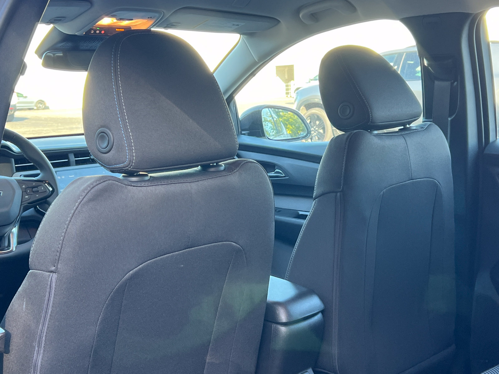 New 2027 Chevrolet Bolt LT w/ Comfort Package FWD image 27